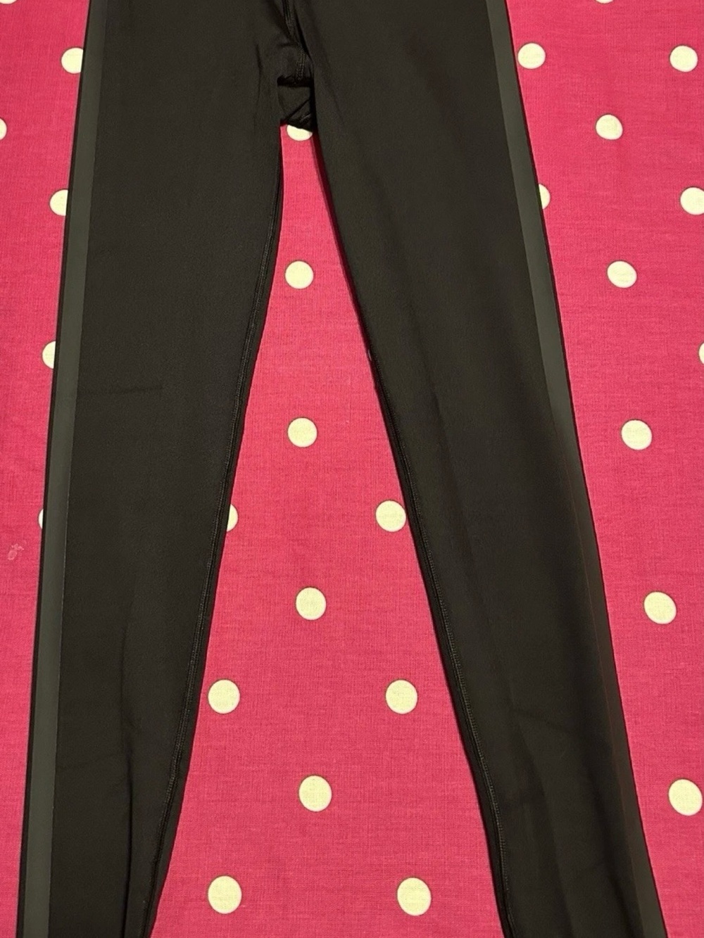 PINK Victoria's Secret Black Relay leggings